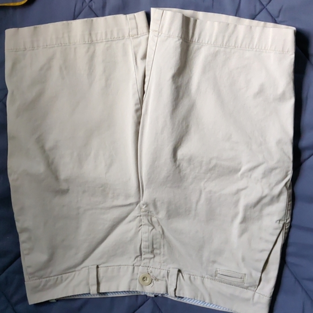 Tommy Hilfiger women's khakhi bermuda shorts